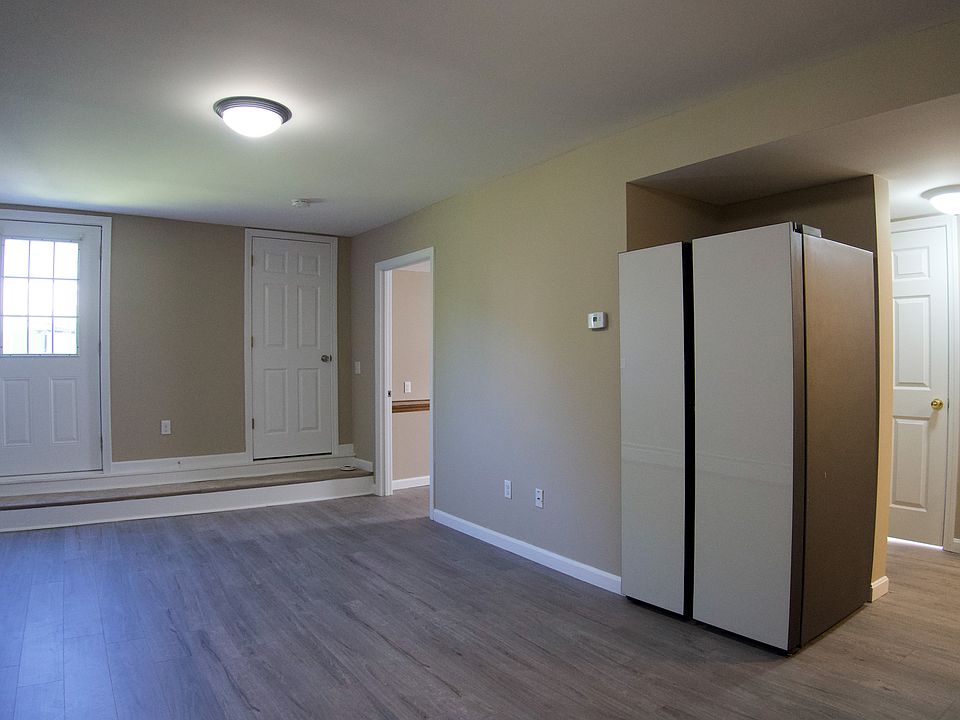 1st image of 858 Bernon St APT 3