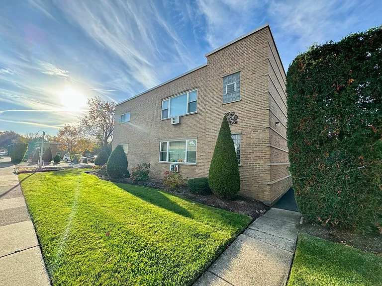 429 W Talcott Rd #2B — Photo 1