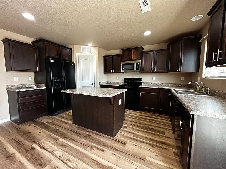 3503 Saguaro Cir — Photo 4