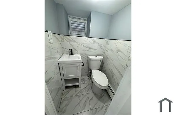 Building Photo - 141 Ward St #1