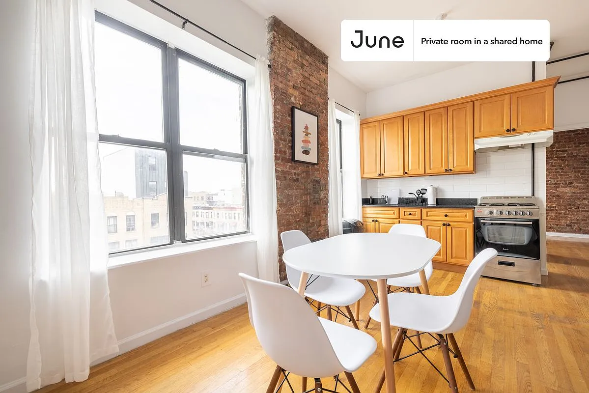 Full bedroom in 2 bed/1 bath home in Crown Heights #1327 B — Photo 2