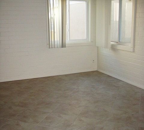 4th image of 934 1/2 Tait St