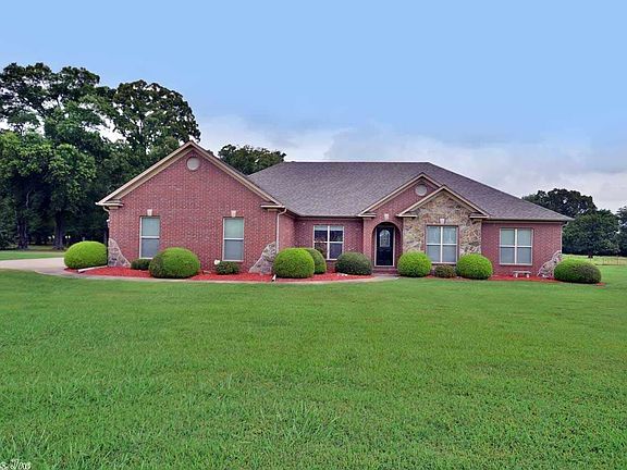 5th image of 18 Oakwood Dr