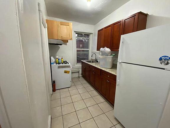 2nd image of 238 Buckingham Pl #3