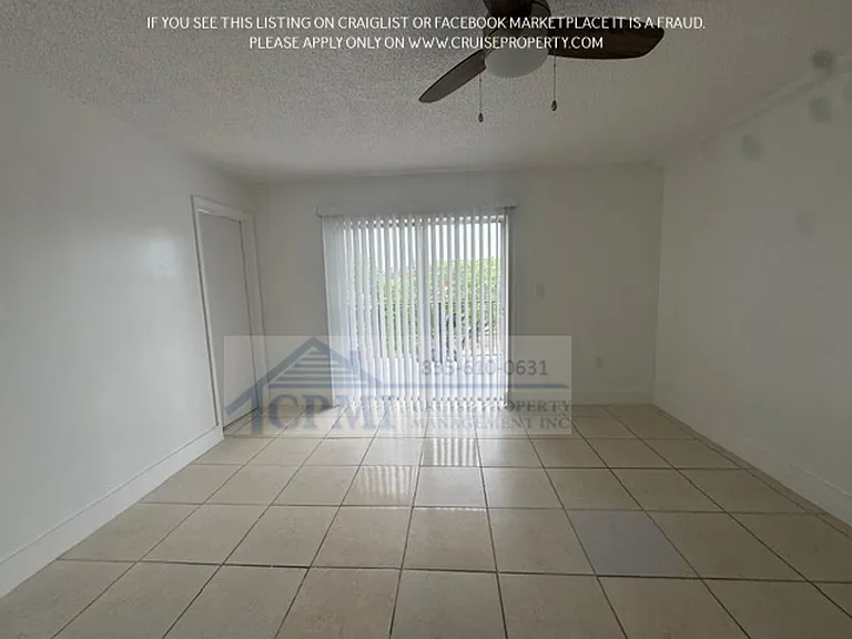 Casa Linda Apartments-3300 S Dixie Hwy — Photo 17
