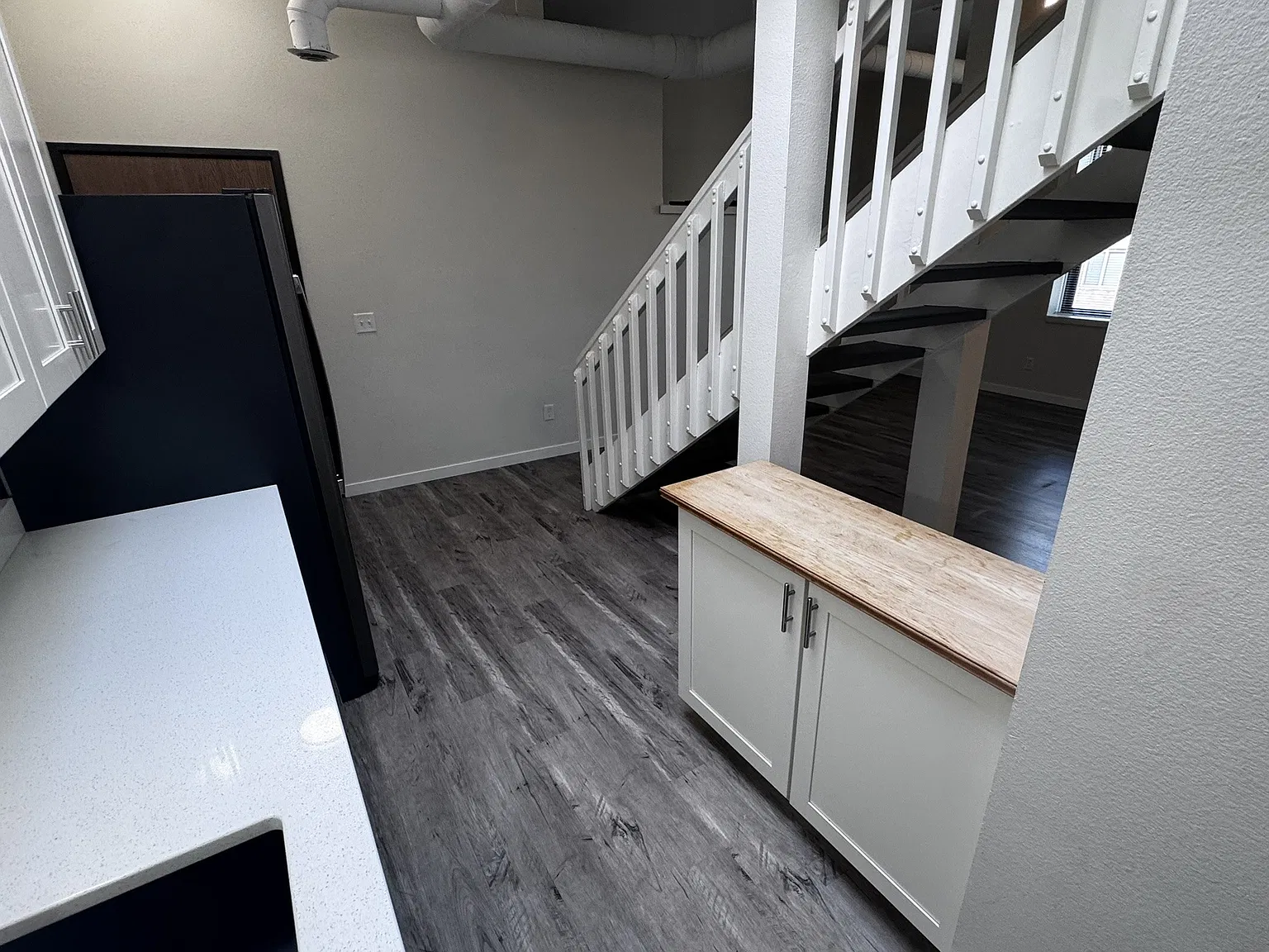 4 bed, 1275 sqft, $2,907 — Photo 4