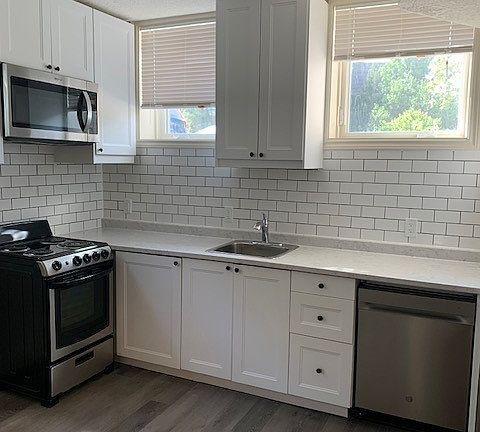 3rd image of 27B Norwich St E