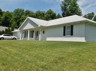 4 Edgewood Rd, Pottsville, PA 17901