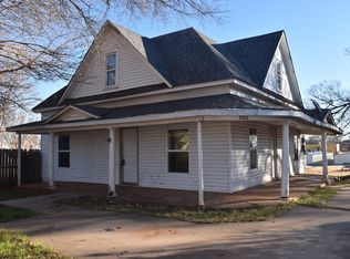105 S Main St, Elk City, OK 73644
