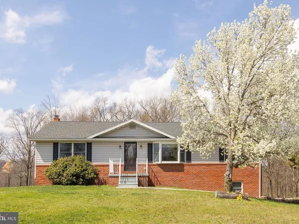 25 Nelson Ln, Berkeley Springs, WV 25411