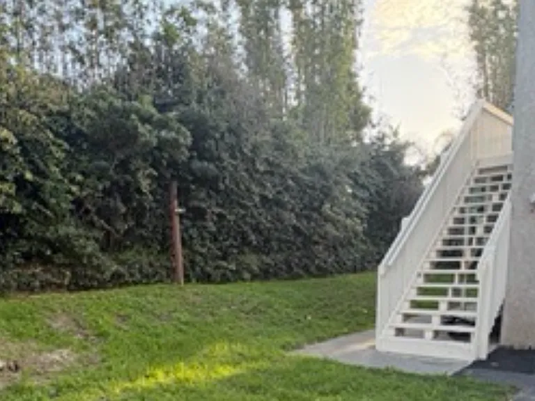 Hillcrest Dr — Photo 19