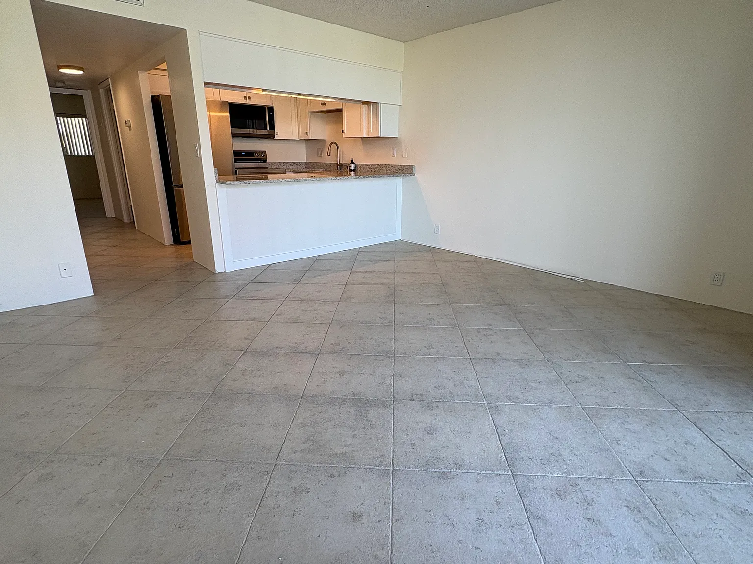 1 bed, 600 sqft, $1,500 — Photo 4