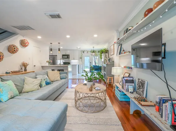 1004 Ruthven St, Houston, TX 77019