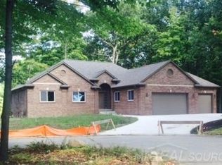 68454 Oakridge Cir, Richmond, MI 48062