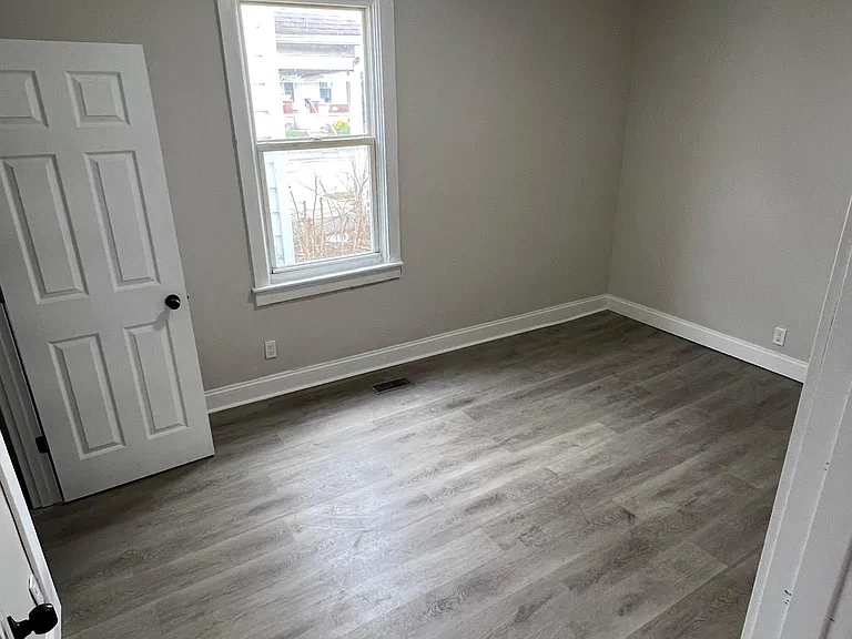 227 Warwick Ave — Photo 15