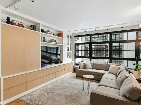 51 Jay St #3M, Brooklyn, NY 11201