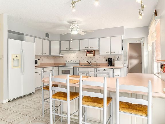 4th image of 1246 Seminole Dr