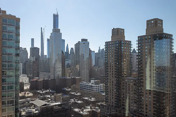 Rented by BLU Real Estate | media 22