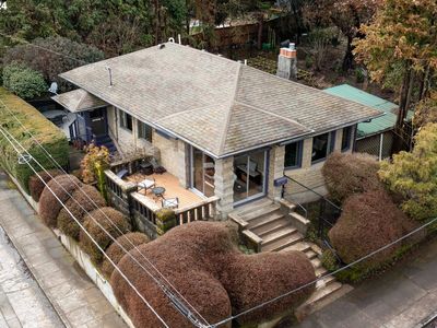 7050 SE Yamhill St, Portland, OR, 97215