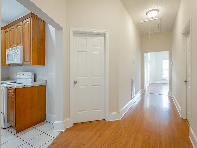 1711 Anderson Ave — Photo 24