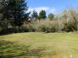136 Jib St NW, Ocean Shores, WA 98569