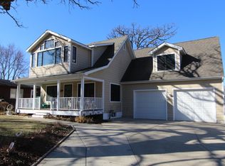 3513 Eastway Dr, Island Lake, IL 60042