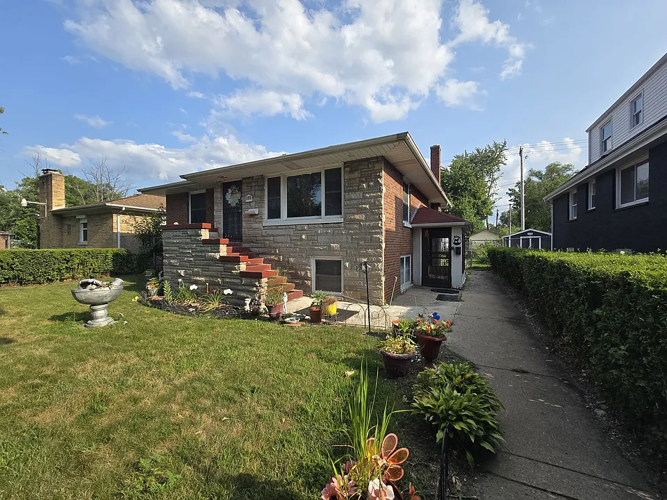 535 E 43rd Ave