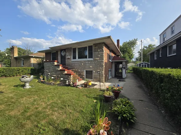 535 E 43rd Ave, Gary, IN 46409