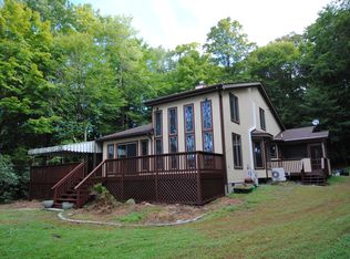 153 Lake Heights Ct, Lake Ariel, PA 18436