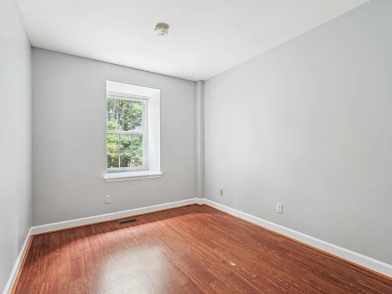 3810 Chesterwood Dr #3810 — Photo 16