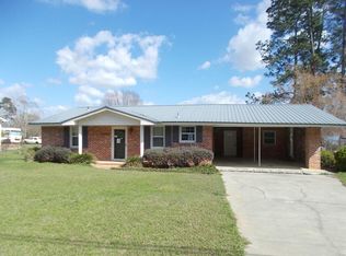 326 Seminole Dr, Moultrie, GA 31768