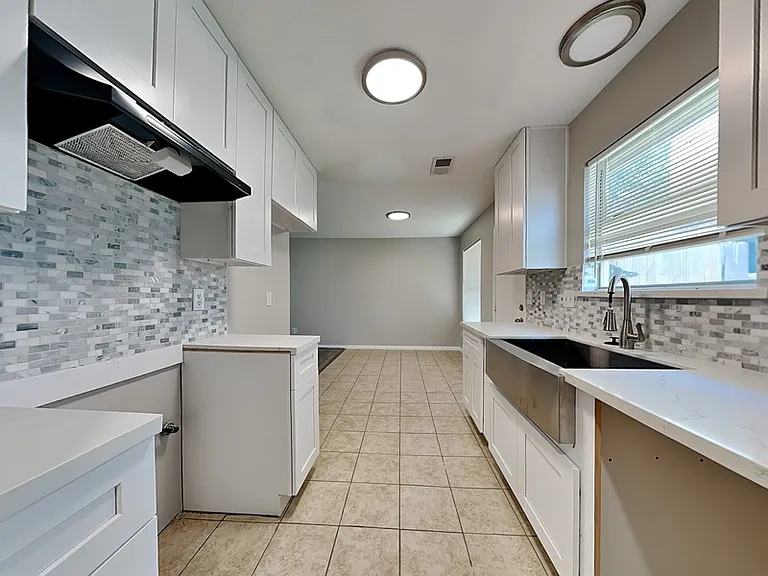 18109 Eganville Cir — Photo 6