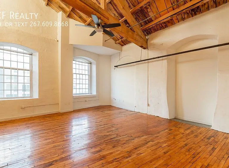4 Leverington Ave #209 — Photo 19