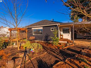 1130 S 7th St, Cottage Grove, OR 97424