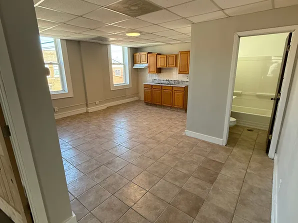 1876 Central Ave #202, Dubuque, IA 52001