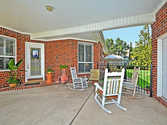 5th image of 8525 Wyndham Village Dr