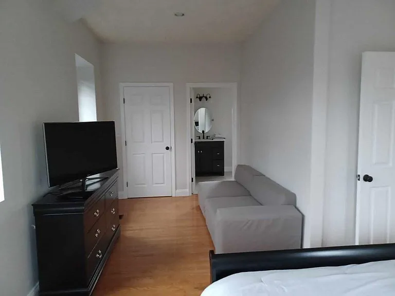 740 Broadway — Photo 19