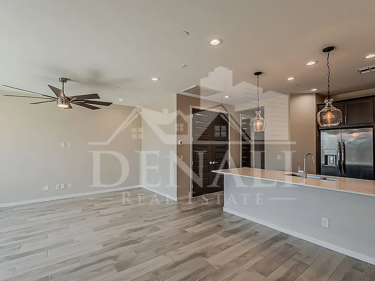 4704 S Glacier — Photo 4
