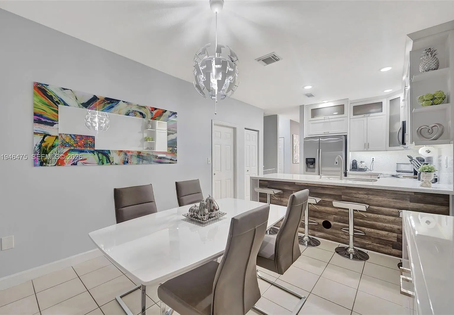 3 bed, 1672 sqft, $2,900 — Photo 2