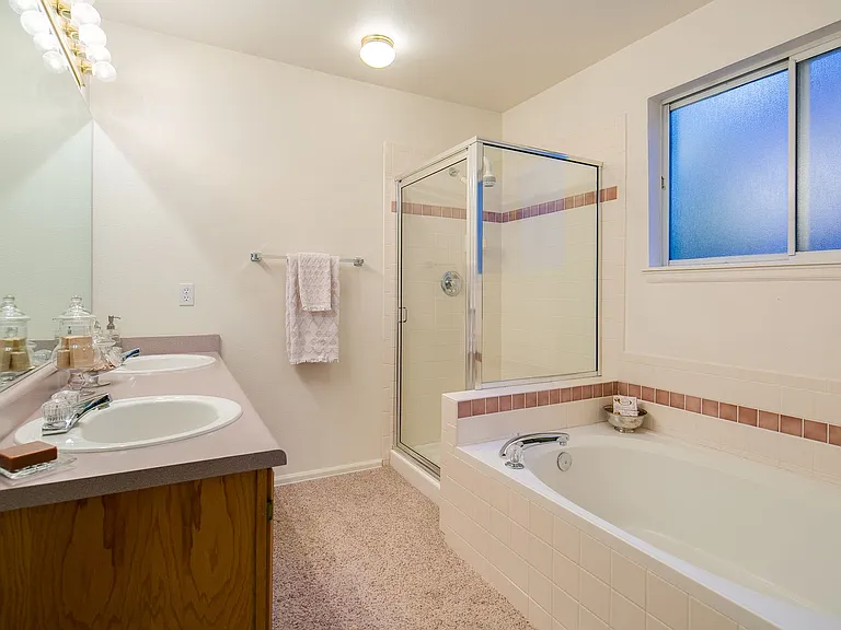 12822 Bellaire St — Photo 17