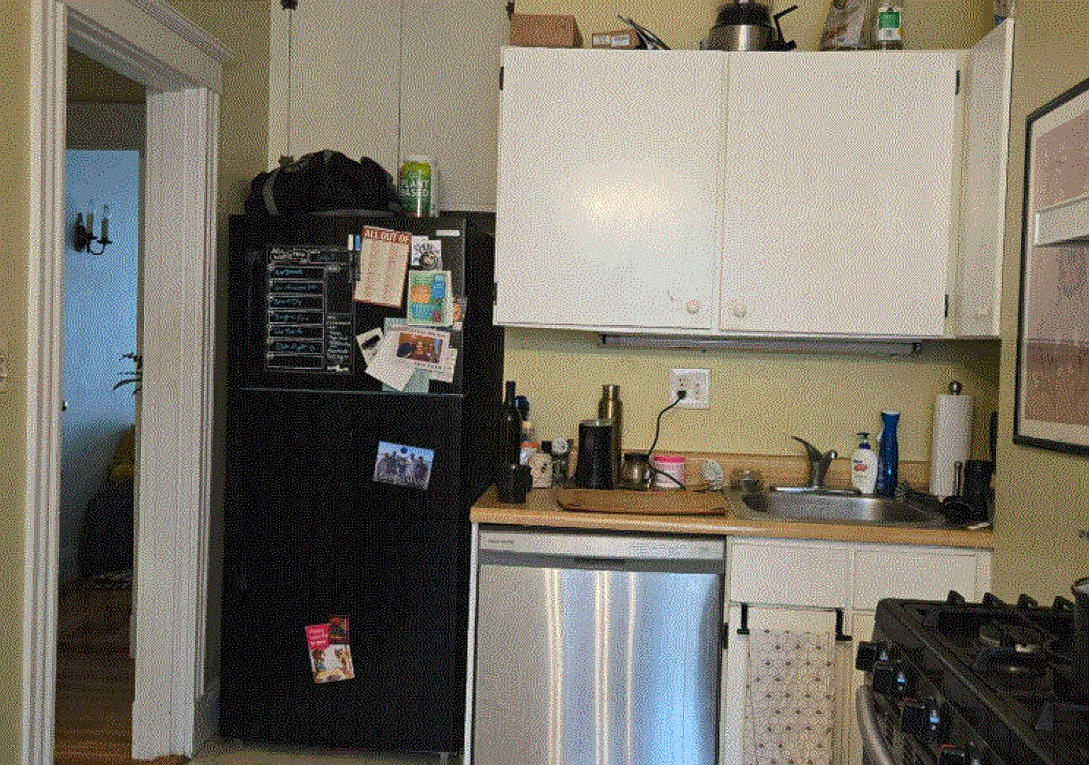 Charming 1 Bedroom — Photo 2