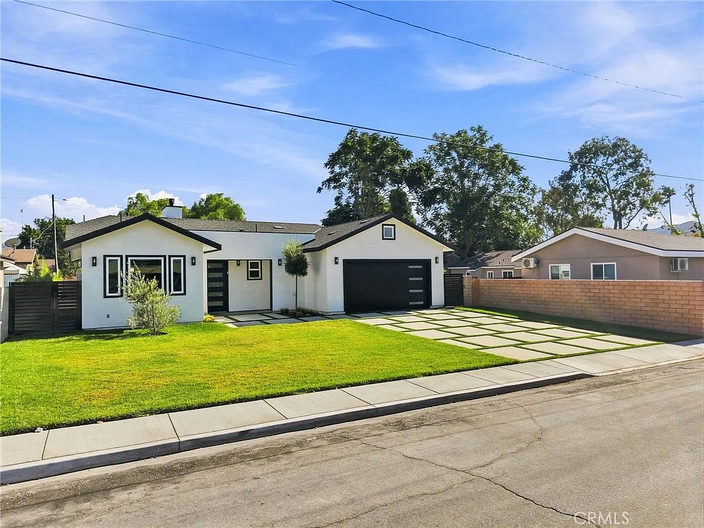 4 bed, 3.5 bath, 2000 sqft, $6,995 — Photo 3