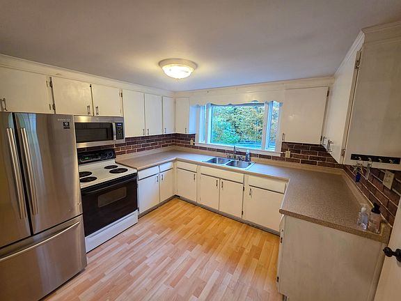 4th image of 1026 Bowen Hill Road