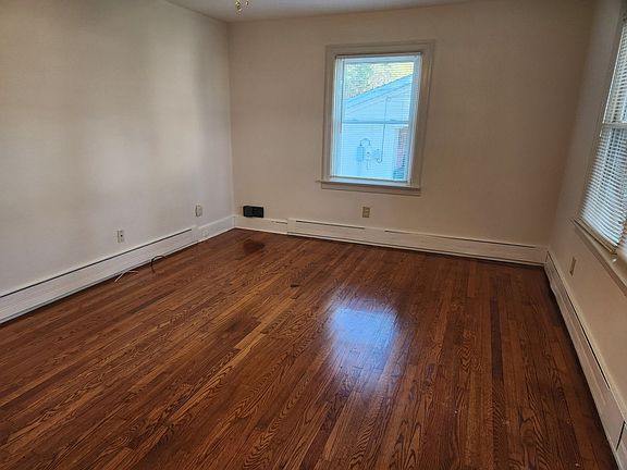 4th image of 706 E 6th Ave