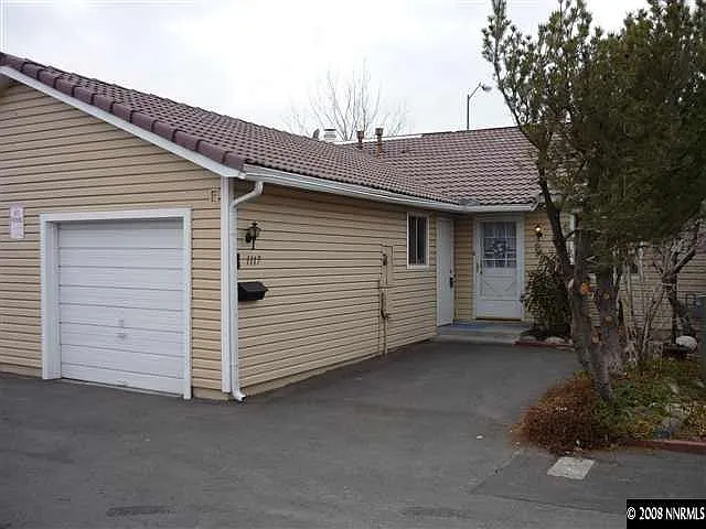 1117 Bradley Sq photo 1