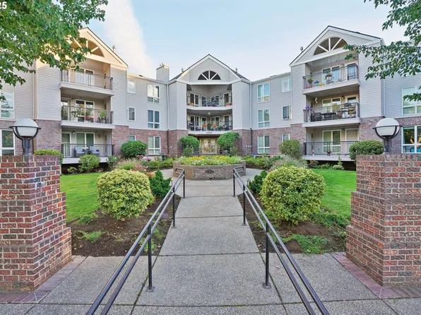 15510 NE Knott St Unit 12, Portland, OR 97230