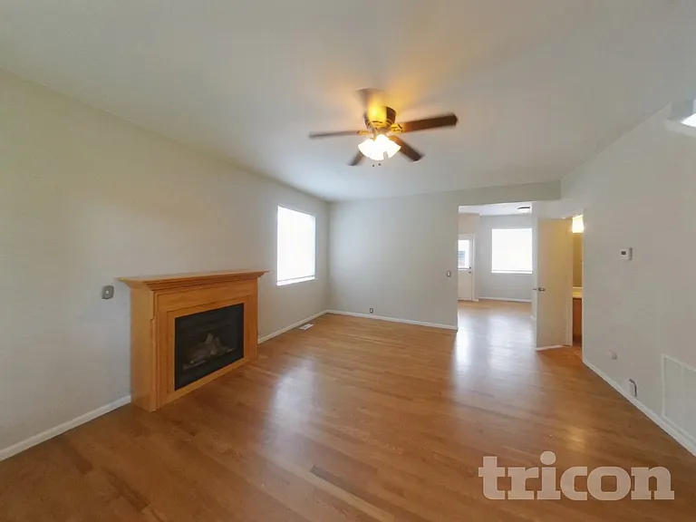 2434 Saint Paul Dr — Photo 2