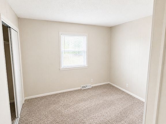 5th image of 3419 Willow Rd #B