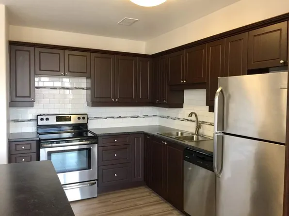 Bay 100 Apartments