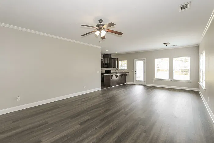 3 bed, 2.0 bath, 1490 sqft, $1,725 — Photo 4
